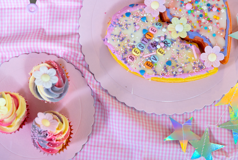 BFF Cakes and Muffins with the TOPModel BFF BAKE and CREATE Set