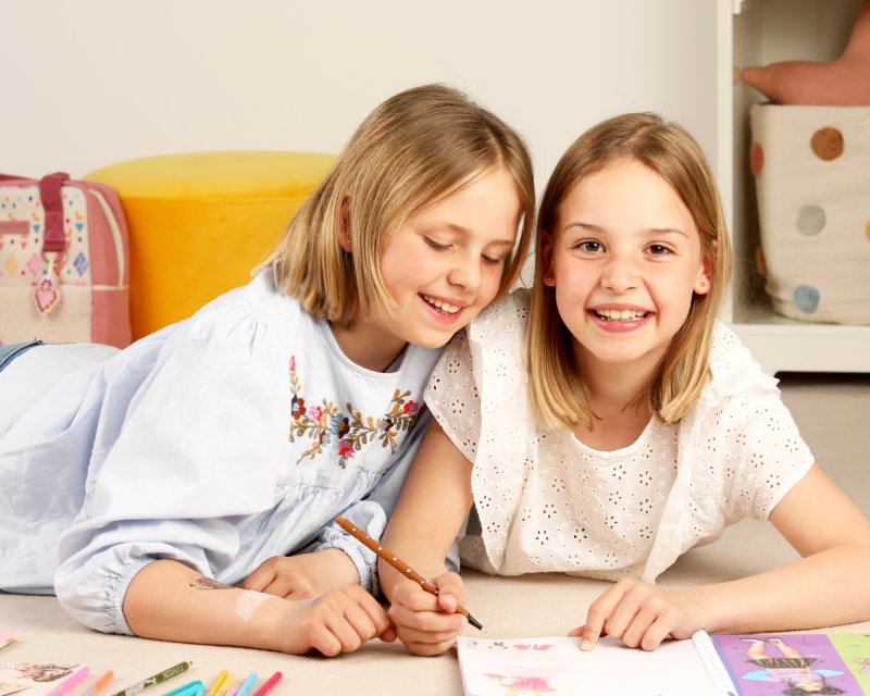 Mädchen malen Colouring Book von TOPModel
