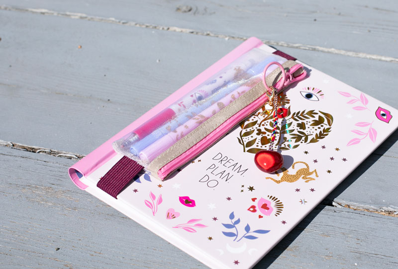 Stylos gel PENfection avec perles personnalisées et kit de perles DIY