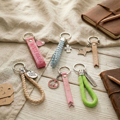 Schmuck mit Herzanhänger als Geschenkartikel von TRENDS by Depesche